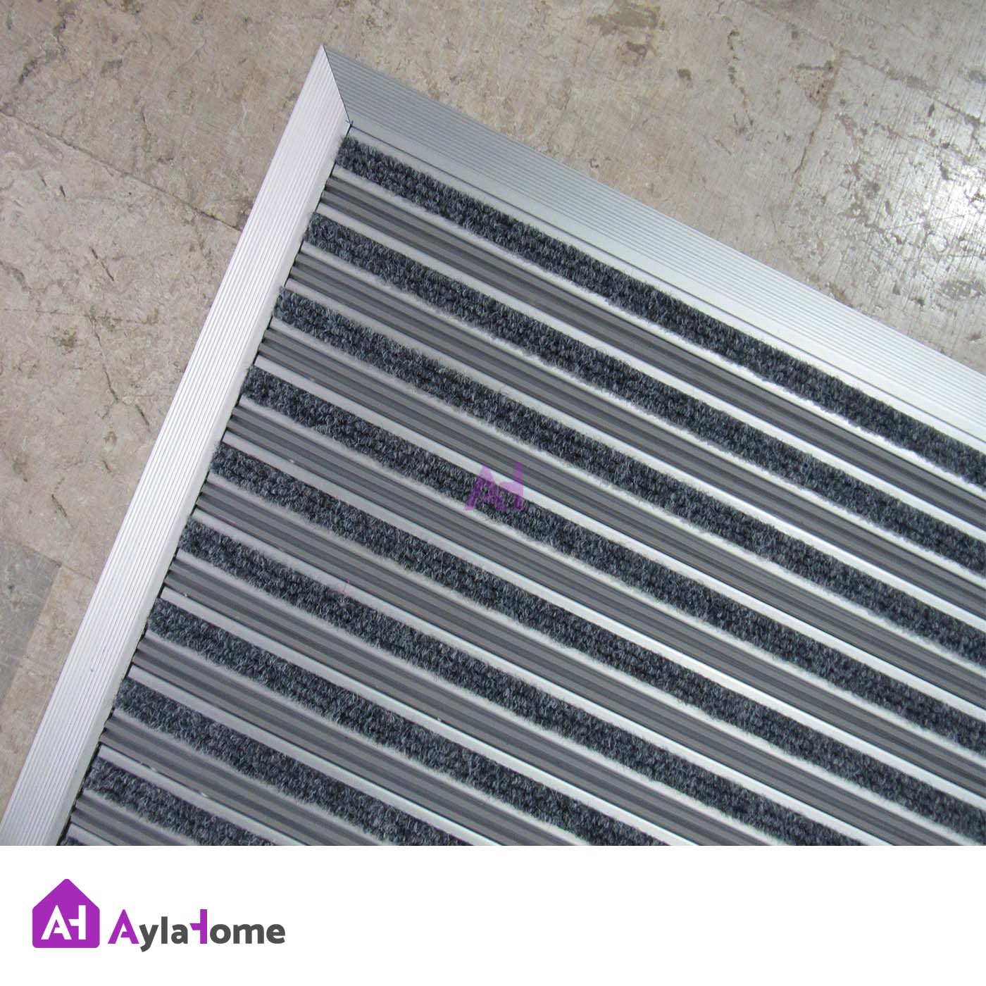 پادری آلومینیومی یک سانتی کد D150 با رویه PVC و موکت
